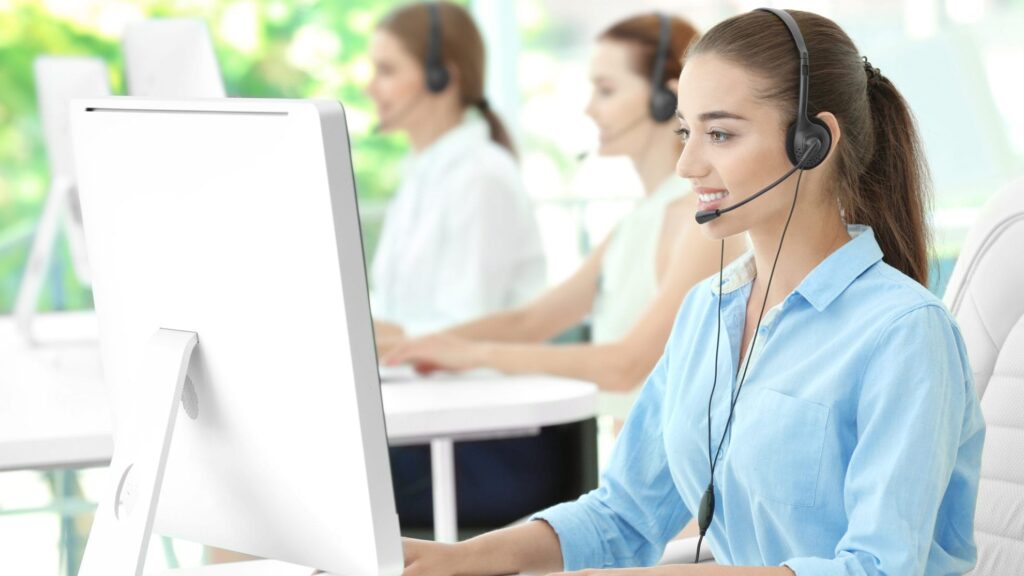 Streamline Your Operations: Top Reasons to Outsource Overflow Calls to a Call Answering Service